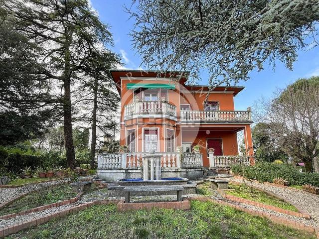 Case e ville in vendita di 360 m²