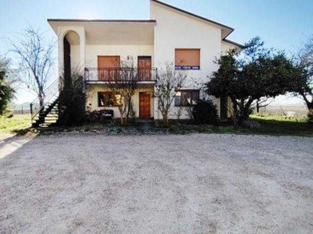 Case e ville in vendita di 360 m² in Via Cantone, 39