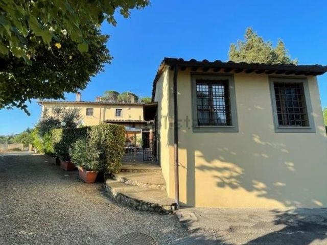 Case e ville in vendita di 360 m² in Via Chiantigiana