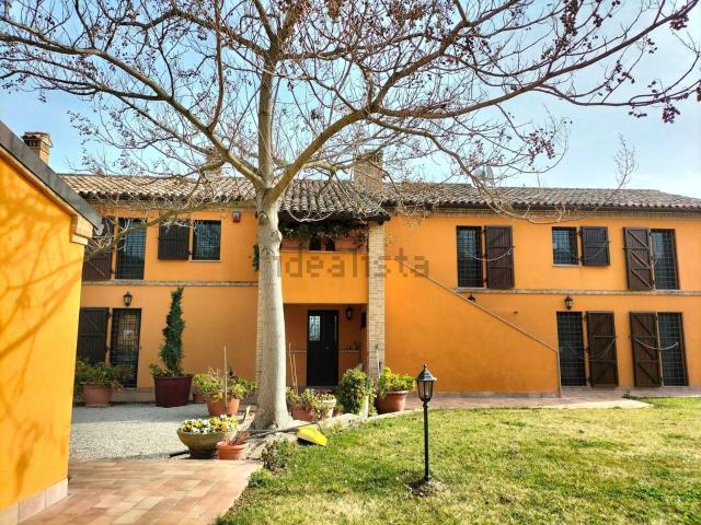 Case e ville in vendita di 360 m² in Via Alcide De Gasperi, 1