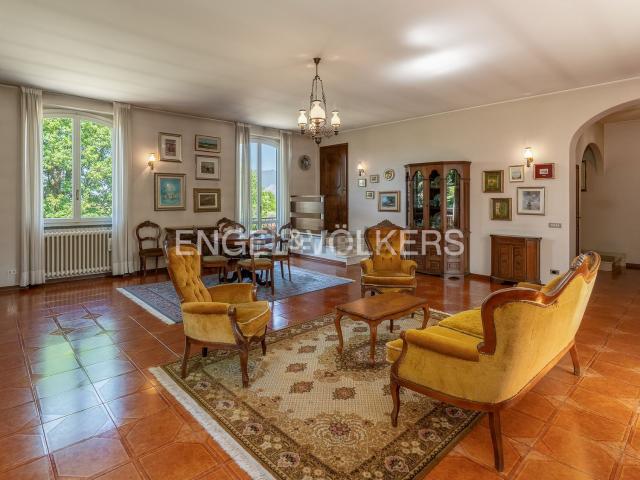 Case e ville in vendita di 360 m² in Via Aldo Moro