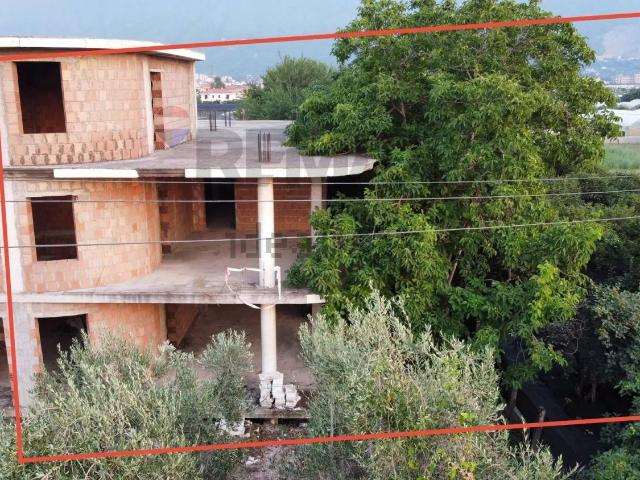 Case e ville in vendita di 360 m² in Via Galileo Galilei