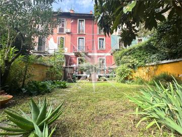 Case e ville in vendita di 360 m² in Via Giovanni Lulli, 8