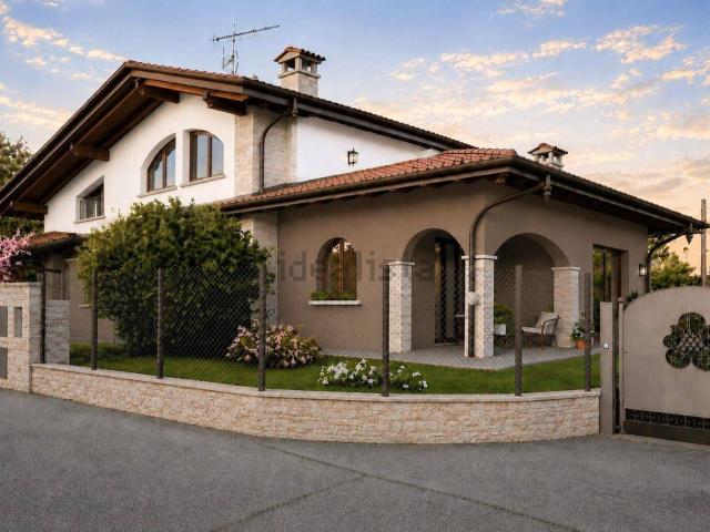 Case e ville in vendita di 360 m² in Via Don Sturzo, 7