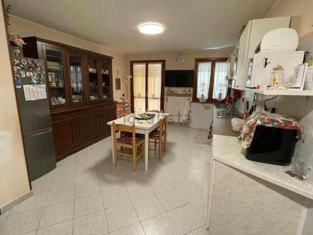 Case e ville in vendita di 360 m² in Via Donato Bramante