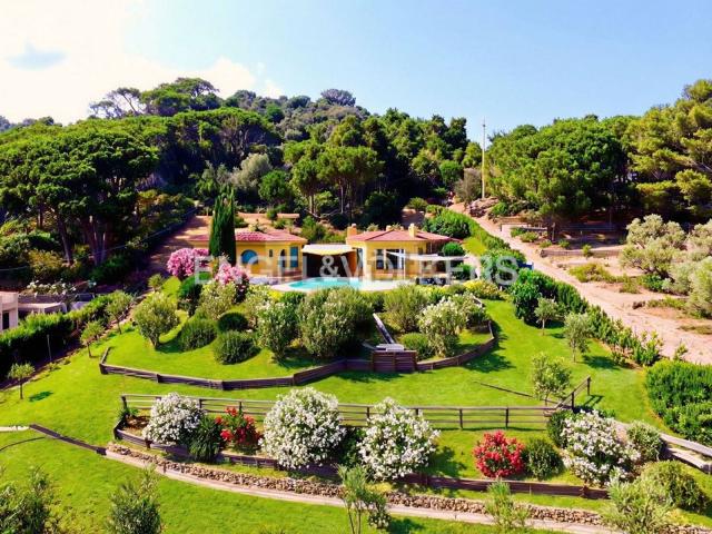 Case e ville in vendita di 360 m² in Via della Piana