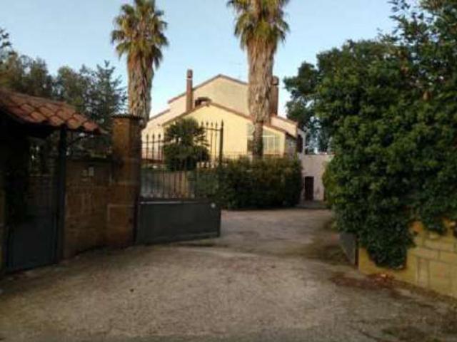 Case e ville in vendita di 360 m² in Via Felcete