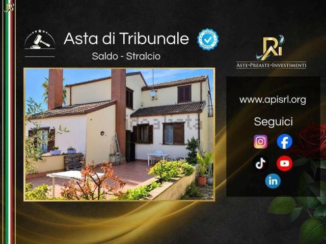 Case e ville in vendita di 360 m² in Via Felcete