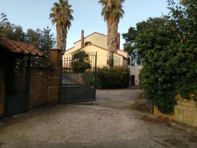 Case e ville in vendita di 360 m² in Via Felcete