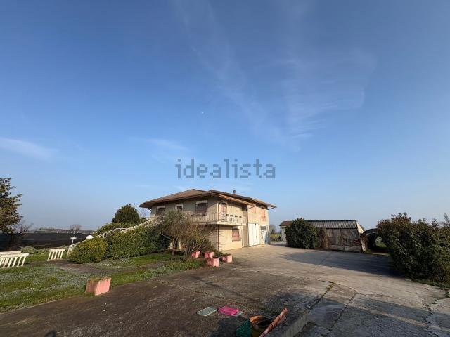 Case e ville in vendita di 360 m² in Via Masetti