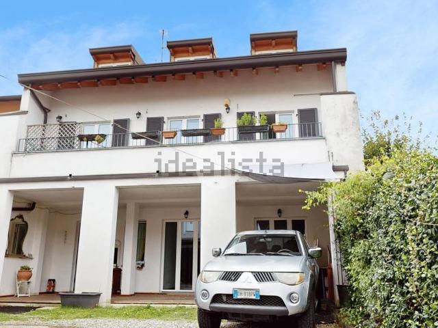 Case e ville in vendita di 360 m² in Via Nino Bixio, 50