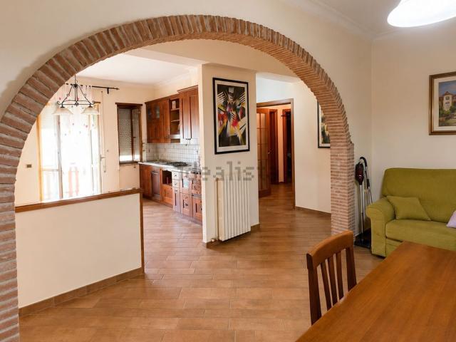 Case e ville in vendita di 360 m² in Via Stradone delle Grotte, 1