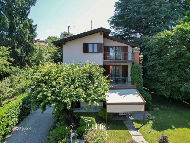 Case e ville in vendita di 360 m² in Via Pasubio, 8
