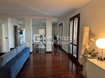 Case e ville in vendita di 360 m² in Via Preselle
