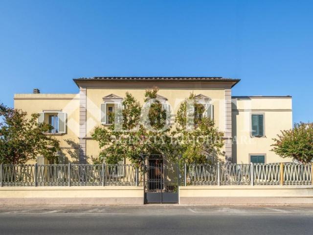 Case e ville in vendita di 360 m² in Via Tosco Romagnola, 990
