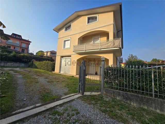 Case e ville in vendita di 360 m² in Via Thomas Alva Edison