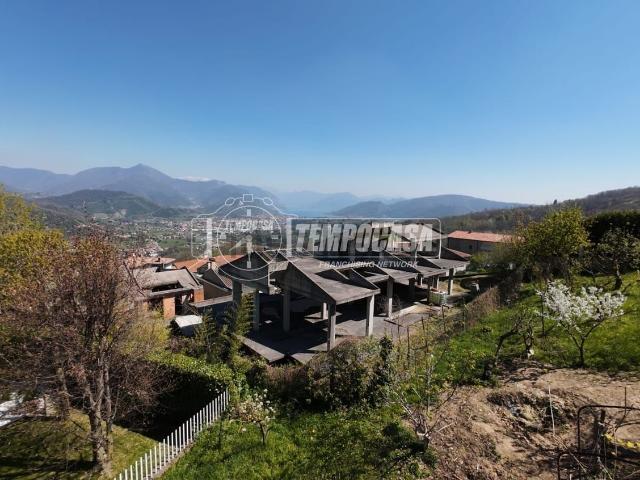 Case e ville in vendita di 360 m² in Via XXV Aprile