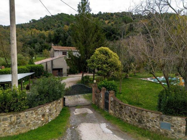 Case e ville in vendita di 360 m²