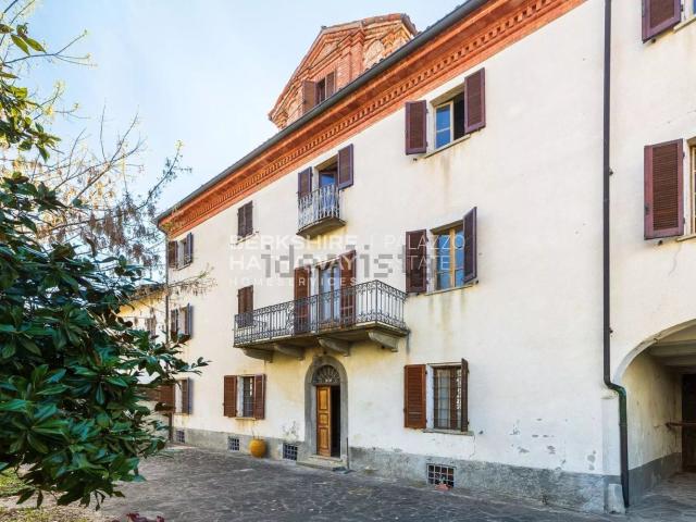 Case e ville in vendita di 335 m² in Strada Craviano, 8