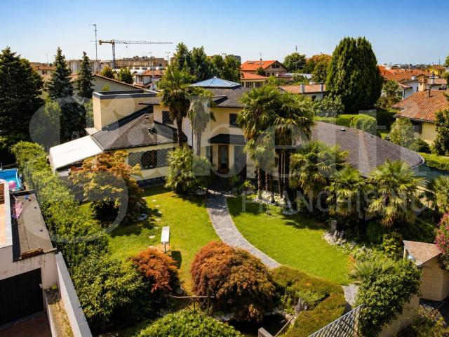 Case e ville in vendita di 361 m²