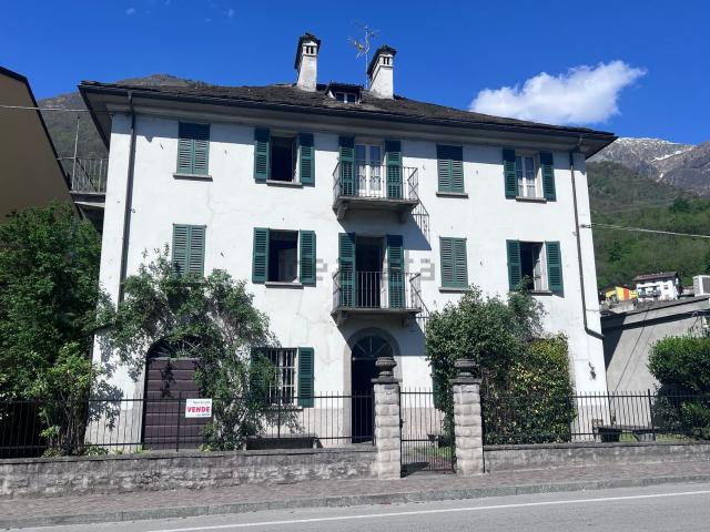 Case e ville in vendita di 362 m² in Via Sempione, 100