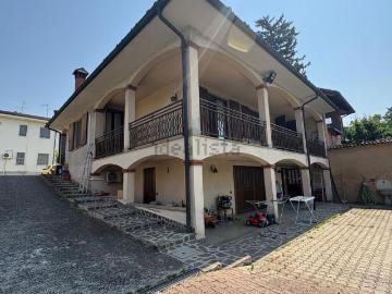 Case e ville in vendita di 363 m² in Via Balbi, 11