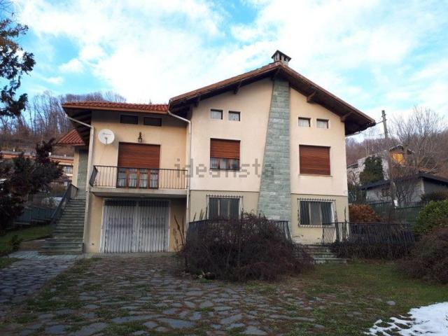 Case e ville in vendita di 363 m² in Via Valbusaga