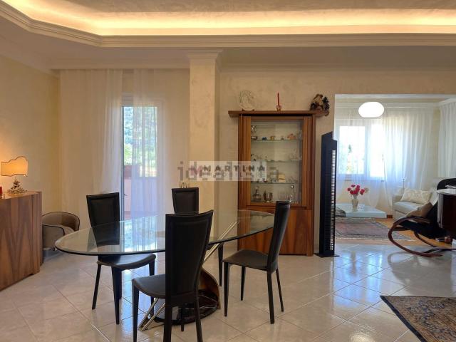Case e ville in vendita di 364 m² in Via Ausonia Vecchia