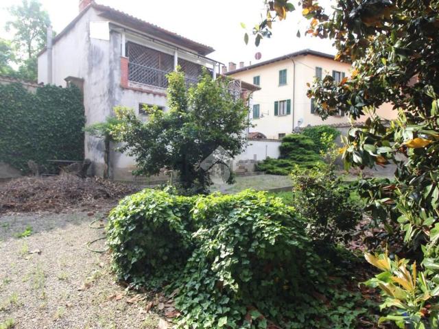 Case e ville in vendita di 364 m² in Piazza Brambilla, 3
