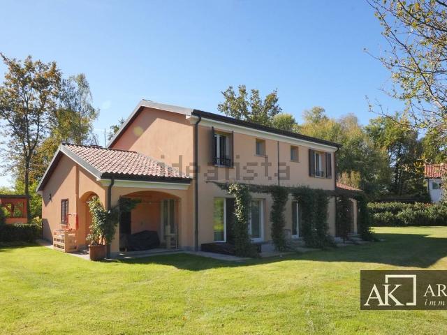 Case e ville in vendita di 365 m²