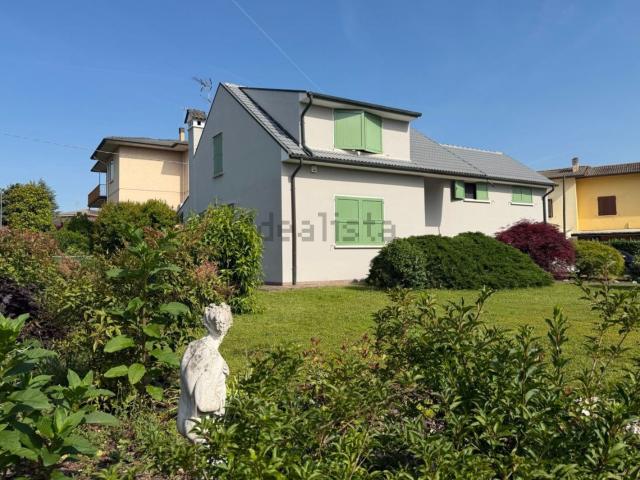 Case e ville in vendita di 365 m²