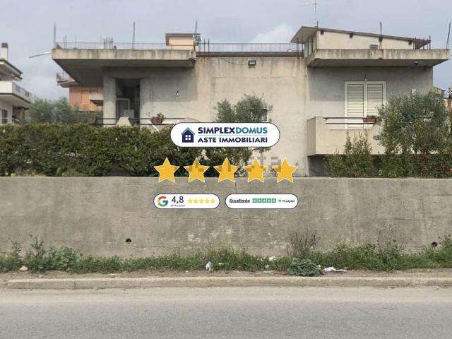 Case e ville in vendita di 365 m² in Via Caldara