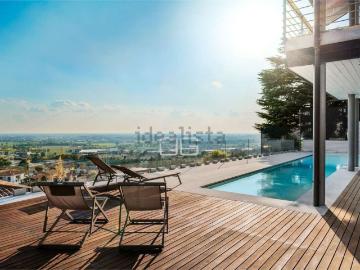 Case e ville in vendita di 365 m² in Via G. Matteotti, 13