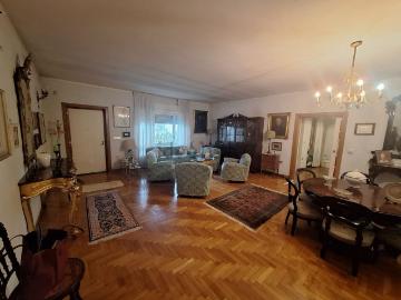 Case e ville in vendita di 365 m² in Via Giorgio Amendola, 57