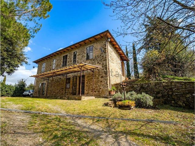 Case e ville in vendita di 365 m² in Località Cottimellino, 89