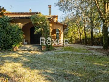 Case e ville in vendita di 366 m²