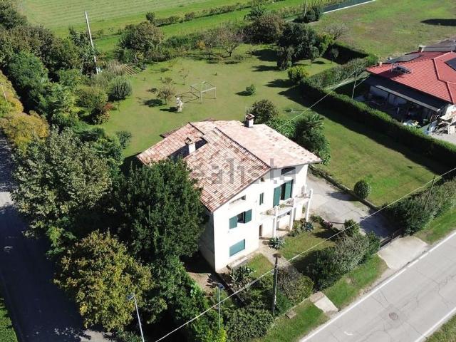 Case e ville in vendita di 366 m²