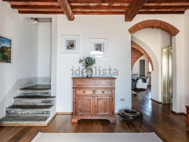 Case e ville in vendita di 366 m² in Via della Bozza