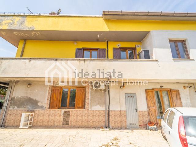 Case e ville in vendita di 366 m² in Via Pio la Torre, 5