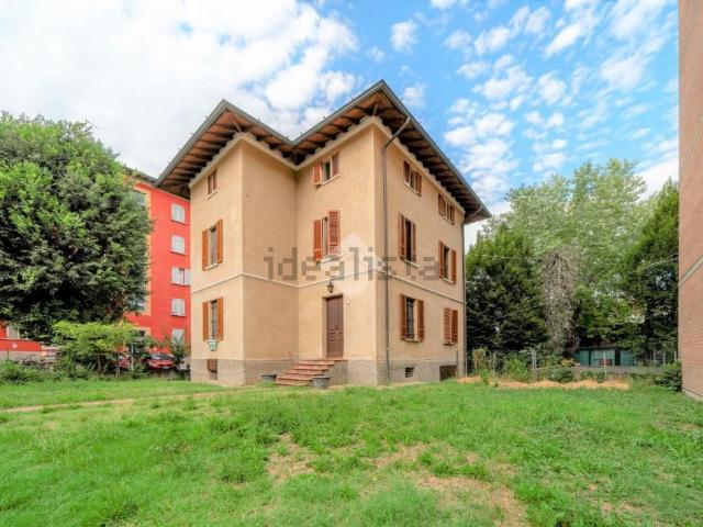 Case e ville in vendita di 367 m² in Via Aldo Dall&apos Aglio