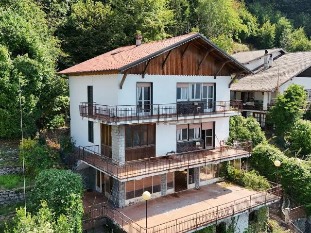 Case e ville in vendita di 367 m² in Via Giuseppe Cattaneo, 30