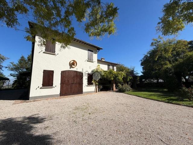 Case e ville in vendita di 367 m² in Via San Mauro, 4950