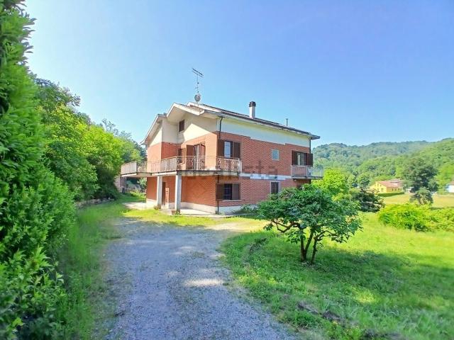 Case e ville in vendita di 367 m² in Via Roccabauda, 10