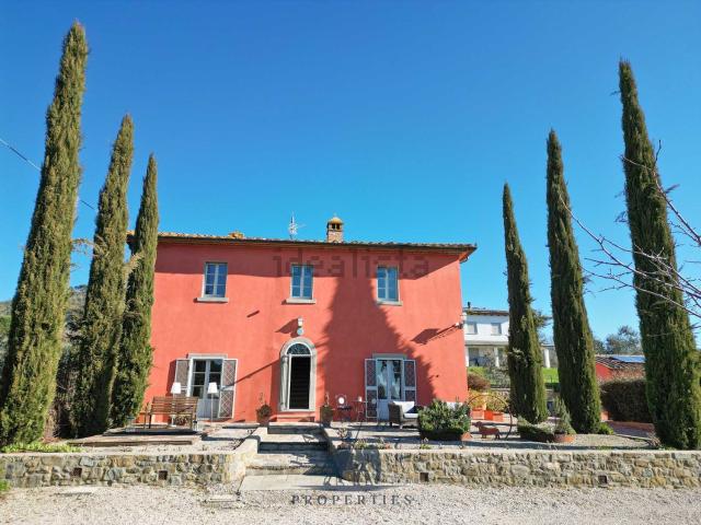 Case e ville in vendita di 367 m² in Località Riccio