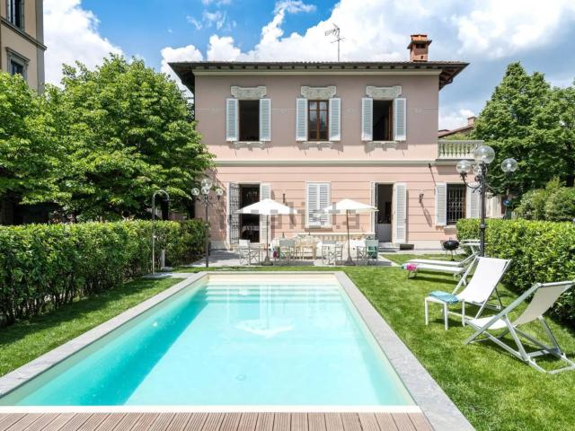 Case e ville in vendita di 368 m²