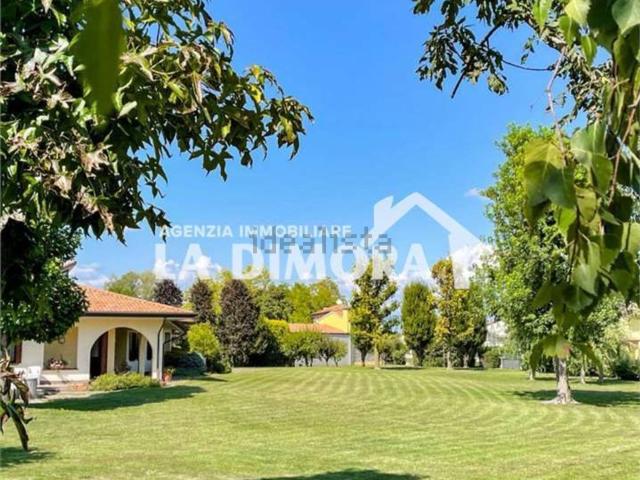 Case e ville in vendita di 368 m²