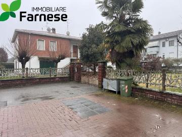 Case e ville in vendita di 368 m² in Via Cristoforo Colombo, 1
