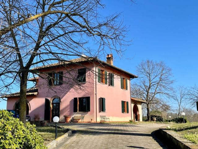 Case e ville in vendita di 368 m² in Via Mugnana e Scorno