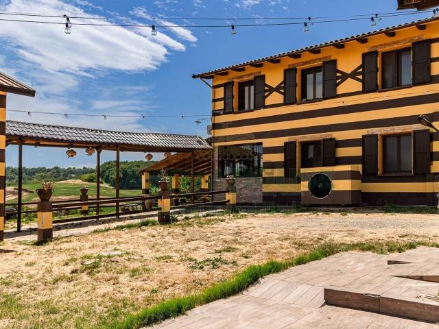 Case e ville in vendita di 368 m² in Via Stanzano, 2039