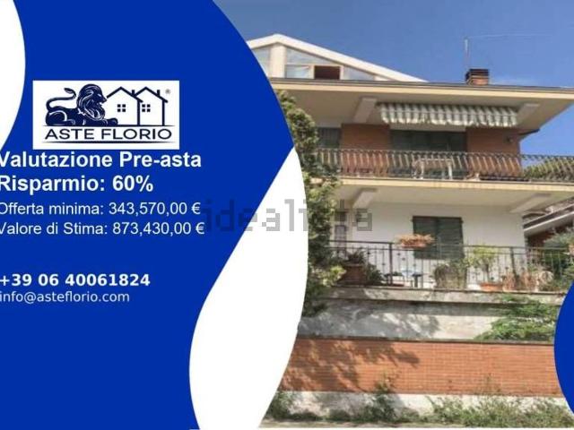 Case e ville in vendita di 368 m² in Via Tiziano Vecellio